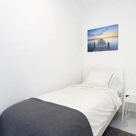 Home2book Cozy La Marina, Cruz Center